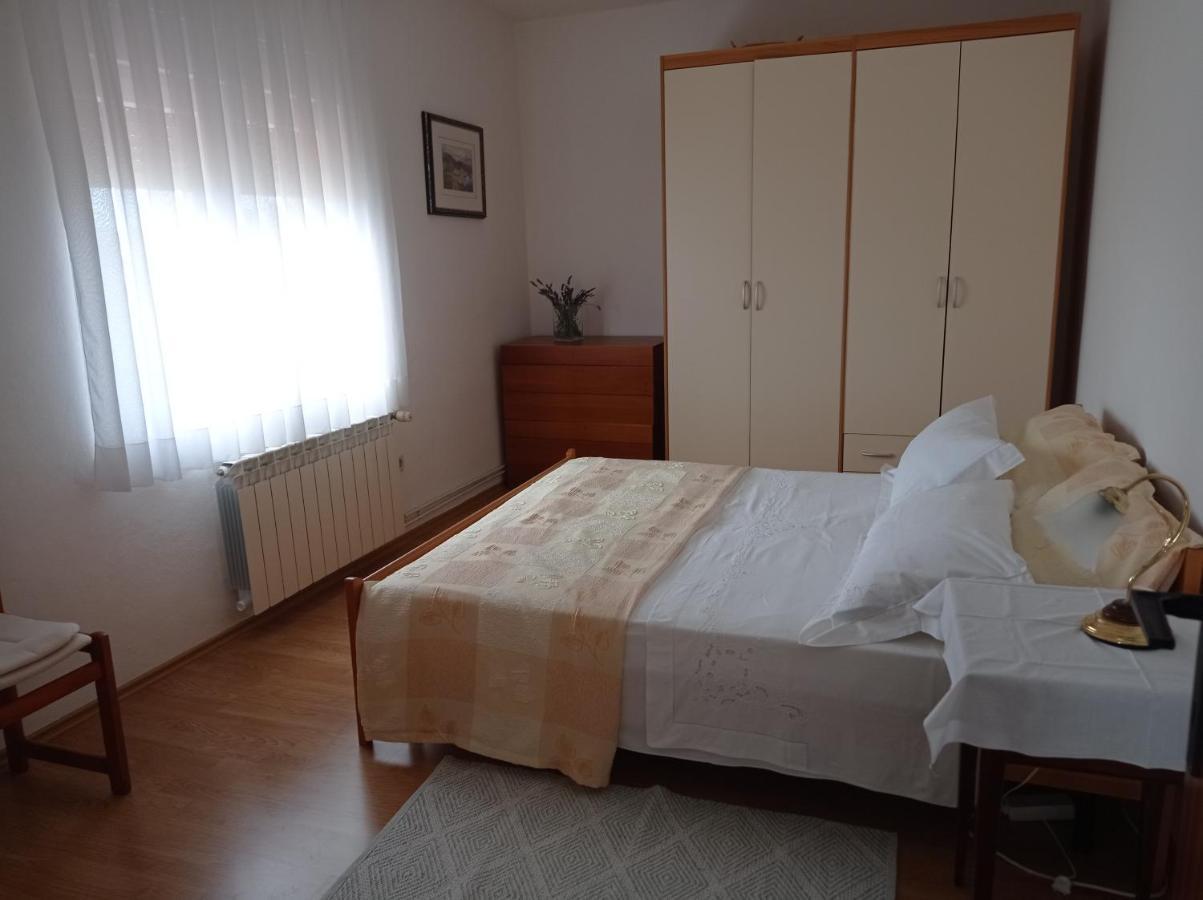 Apartments Anica Pula Bagian luar foto